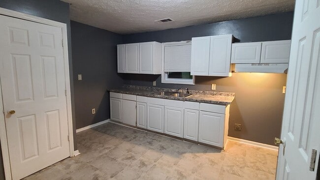 Photo - 2 Bedroom 1 Bath Home- Midtown Columbus