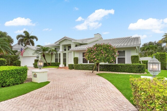 Building Photo - 1356 Thatch Palm Dr Rental