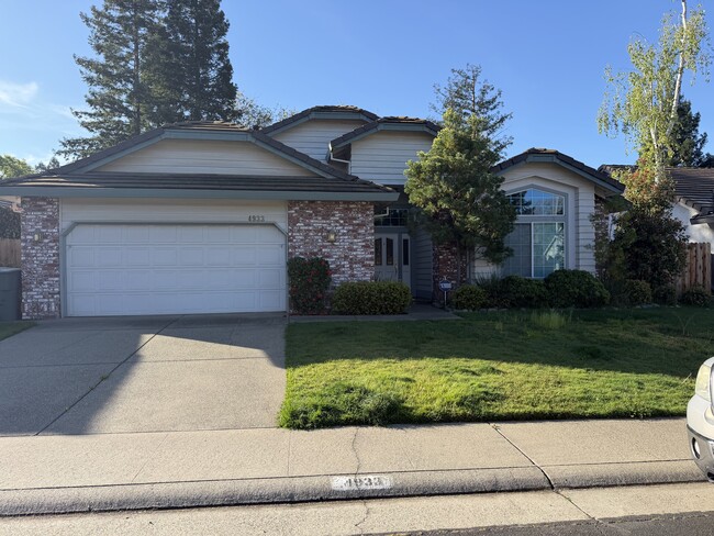 Building Photo - 4933 Charter Rd