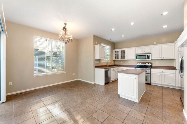 10599 Atwood Cir