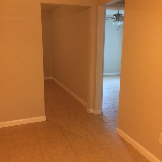 Photo - 3717 Tuam St