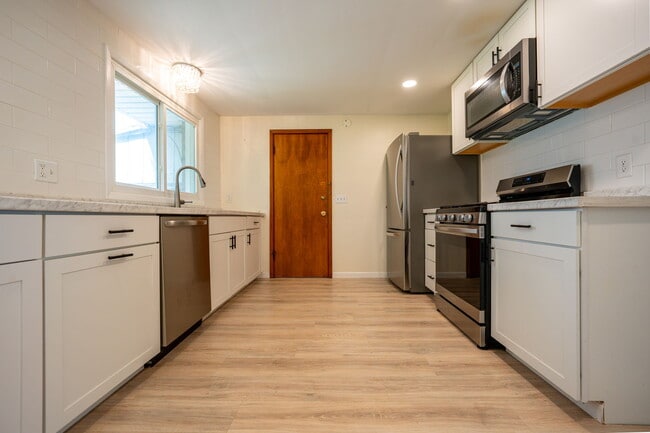 Photo - 1158 Woodstock Ave