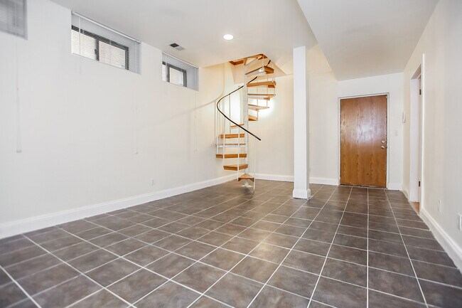 Photo - 7211 S Yates Blvd