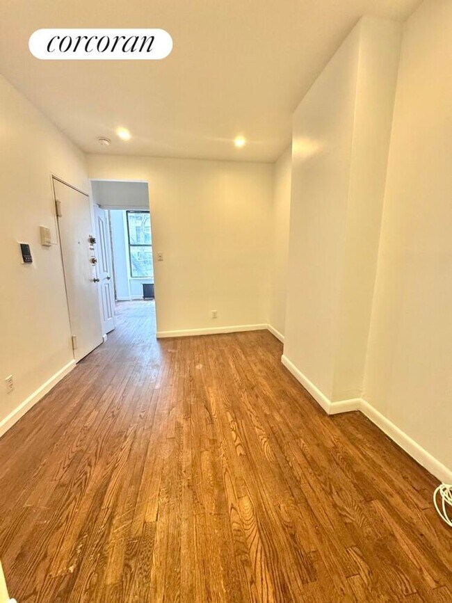 Photo - 509 E 81st St