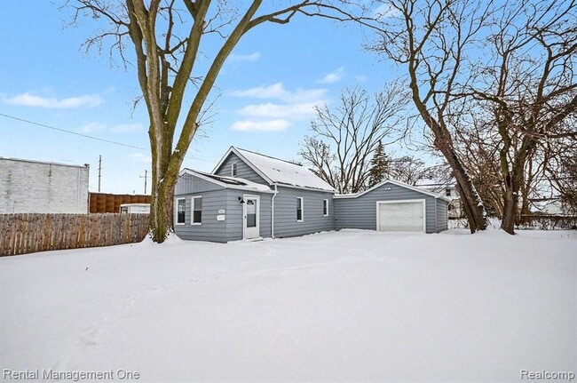 Building Photo - 20801 Elroy Ave