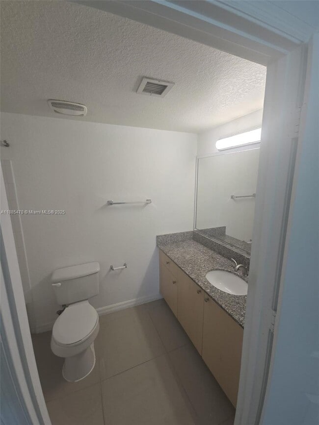 Photo - 2501 Centergate Dr Unidad 204
