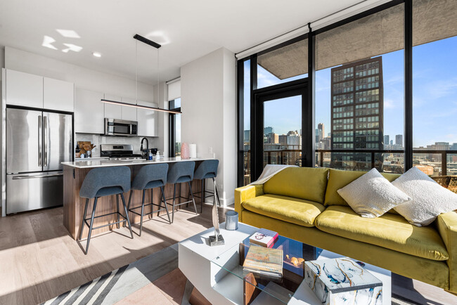 Building Photo - 1125 W Van Buren St Rental
