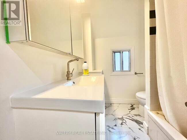 Photo - 67 Queen Mary St Unité B