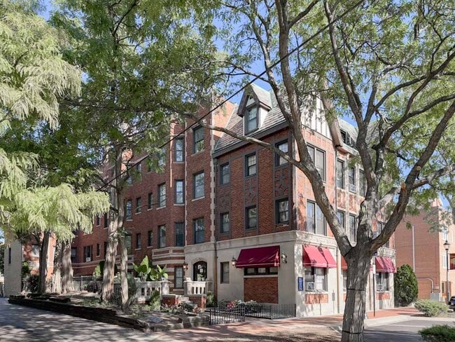 Building Photo - 373 Hazel Ave