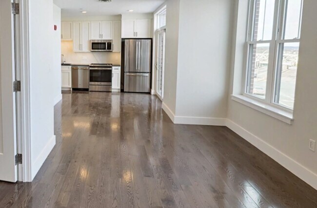 Photo - 434 McGrath Hwy Unit 302