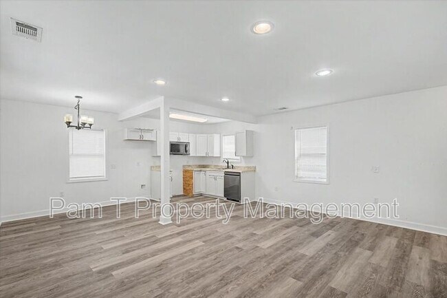 Photo - 1200 E 37th St