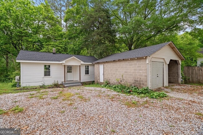 Photo - 734 W College St