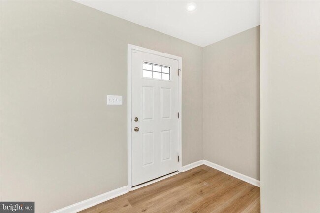 Photo - 38 Diopside Dr