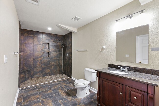 Photo - Walk to campus! Walk downtown! Fenced yard! Flat Rate Utilities!