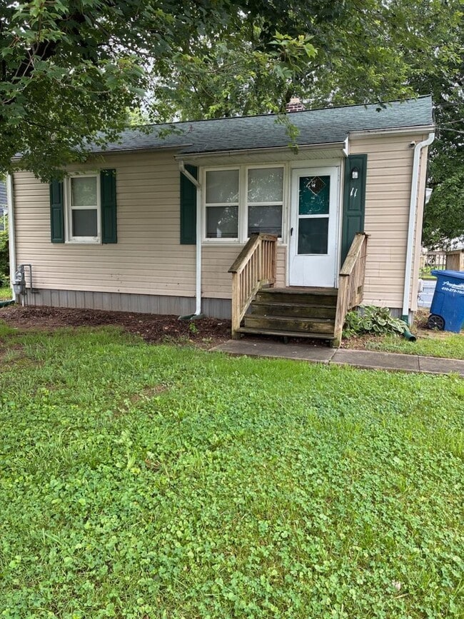 2 Bedroom 1 Bathroom Single Family Home in... - 2 Bedroom 1 Bathroom Single Family Home in...