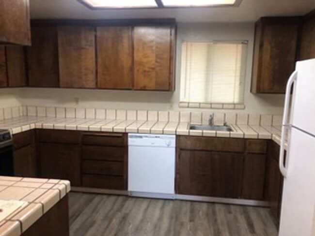 1551 Highland Dr Unit 1551-E
