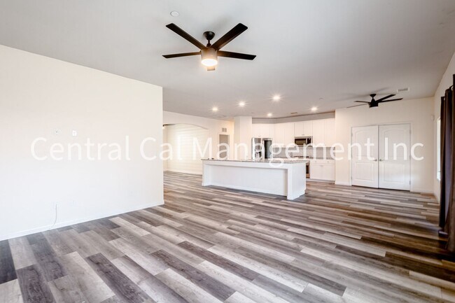 Photo - 4 Bedroom/2 Bath Home in the Southwest - $2595 Per Month!