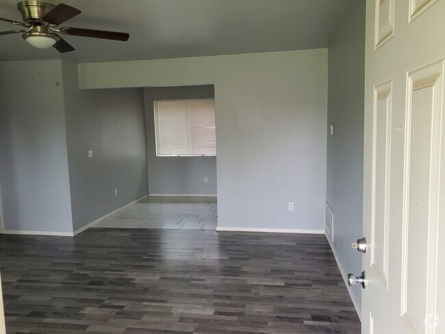 Building Photo - 1500 Regency Blvd Rental