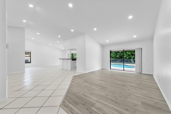 Photo - 9718 Lancaster Pl