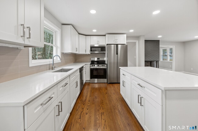 Photo - 90 Troiano Rd