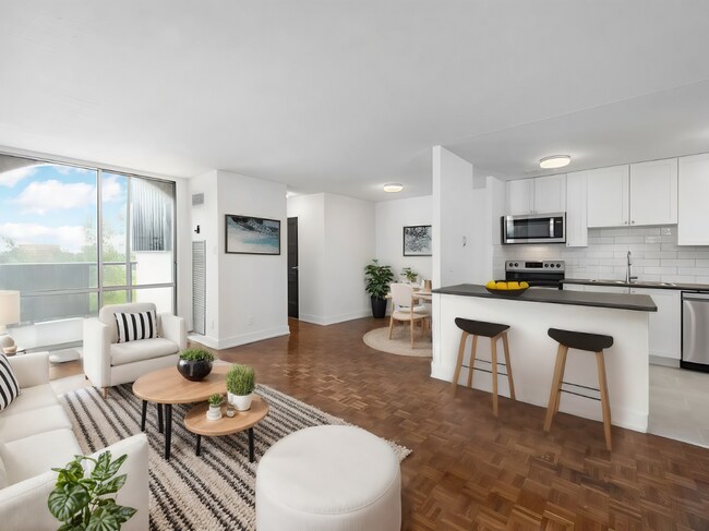 Photo - 7110 Darcel Ave