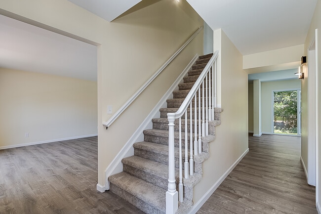 Photo - 1724 Westchester Ln