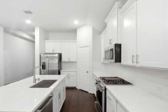 Photo - 2106 Villa Flora Ln