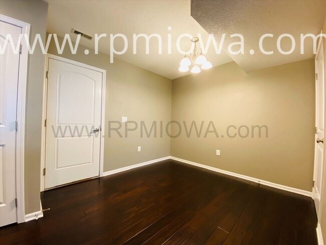 Photo - GREAT LOCATION!! 3 Bedroom, 2.5 Bath Townhome in West Des Moines
