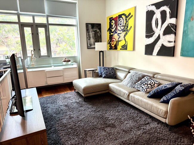 Building Photo - 801 Ash St Unit 101