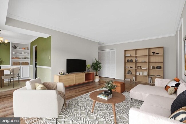 Building Photo - 9702 Kingsbridge Dr Unit 202