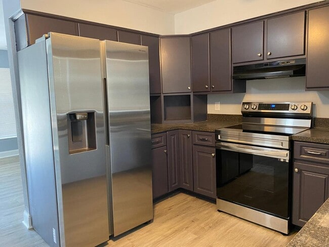 Building Photo - 2613 Drake Dr Rental
