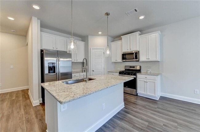 Photo - 212 Station Overlook Dr