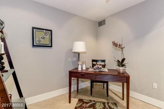 Photo - 1325 18th St NW Unidad 401