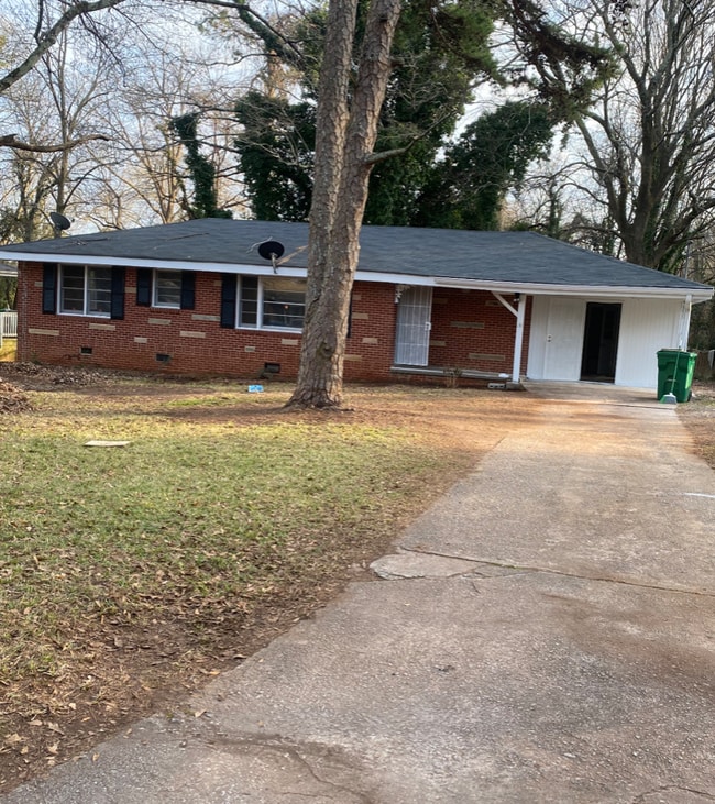 Photo - 2795 Long Way