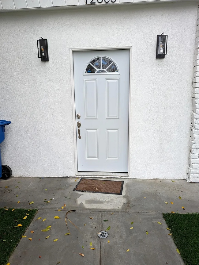 Building Photo - 12640 Bessemer St Unit 1