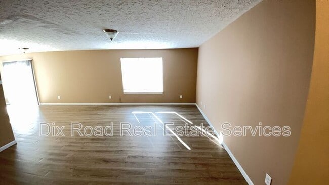 Photo - 121 Kaitlin Wy