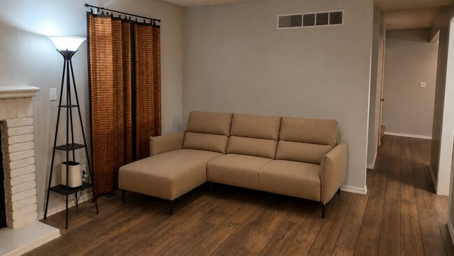 Photo - 936 Alma Dr