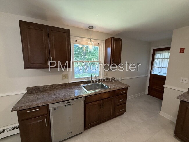 Photo - 122 Crescent St