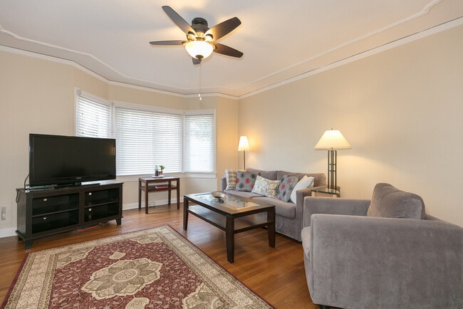 Photo - 3434 California St Unit #2