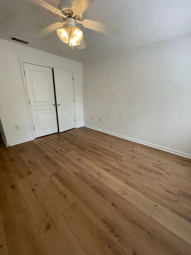 Photo - 16-1611 Summers Unidad 16-1611 - A