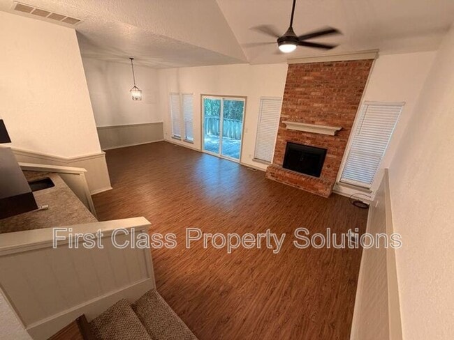 Photo - 1404 Mary Lee Ln