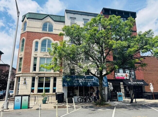 Building Photo - 102 Hudson St Unit 4