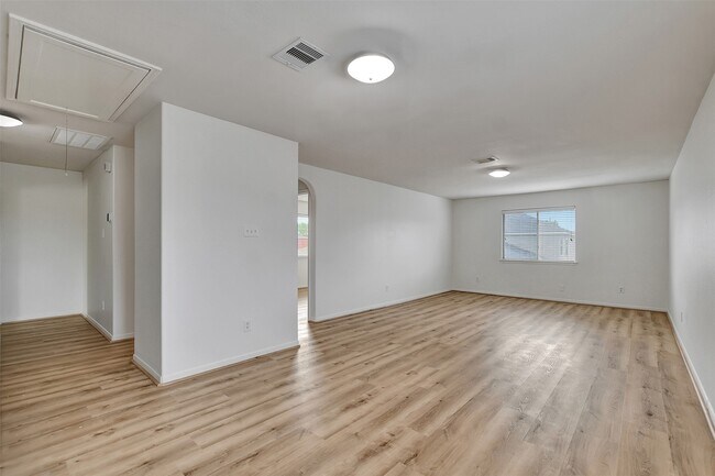 Photo - 4423 Garden Ridge Ct