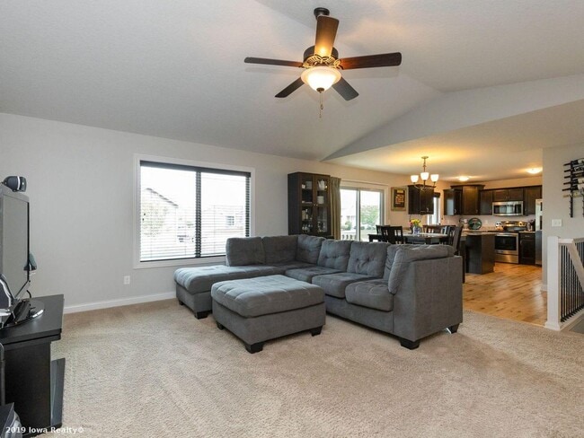 Photo - 1646 Rutherford Ct SW