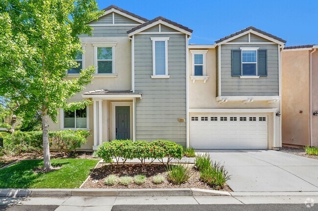 Building Photo - Beautiful East Davis Home