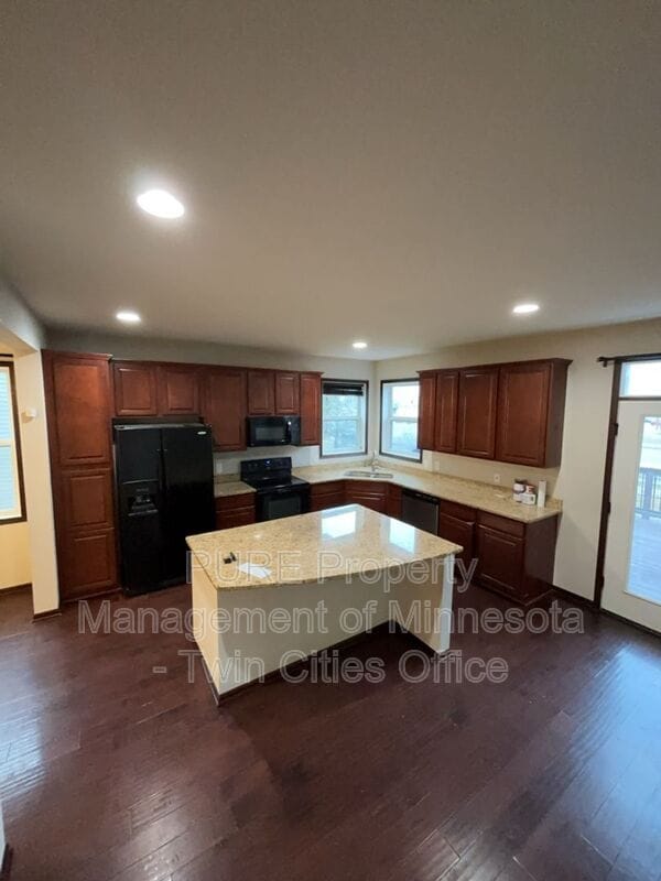 Photo - 1704 Basswood Ct