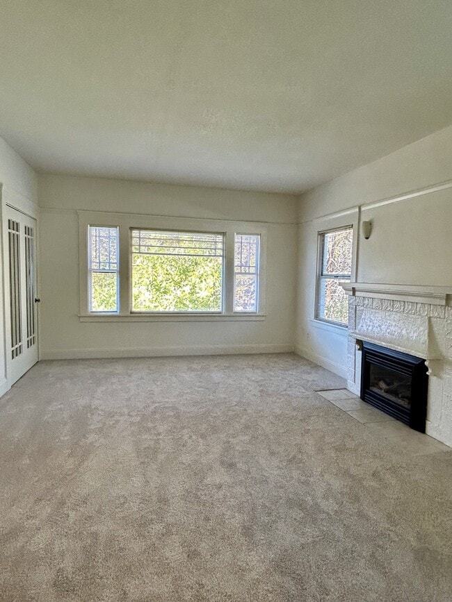 Photo - 1233 Castro St