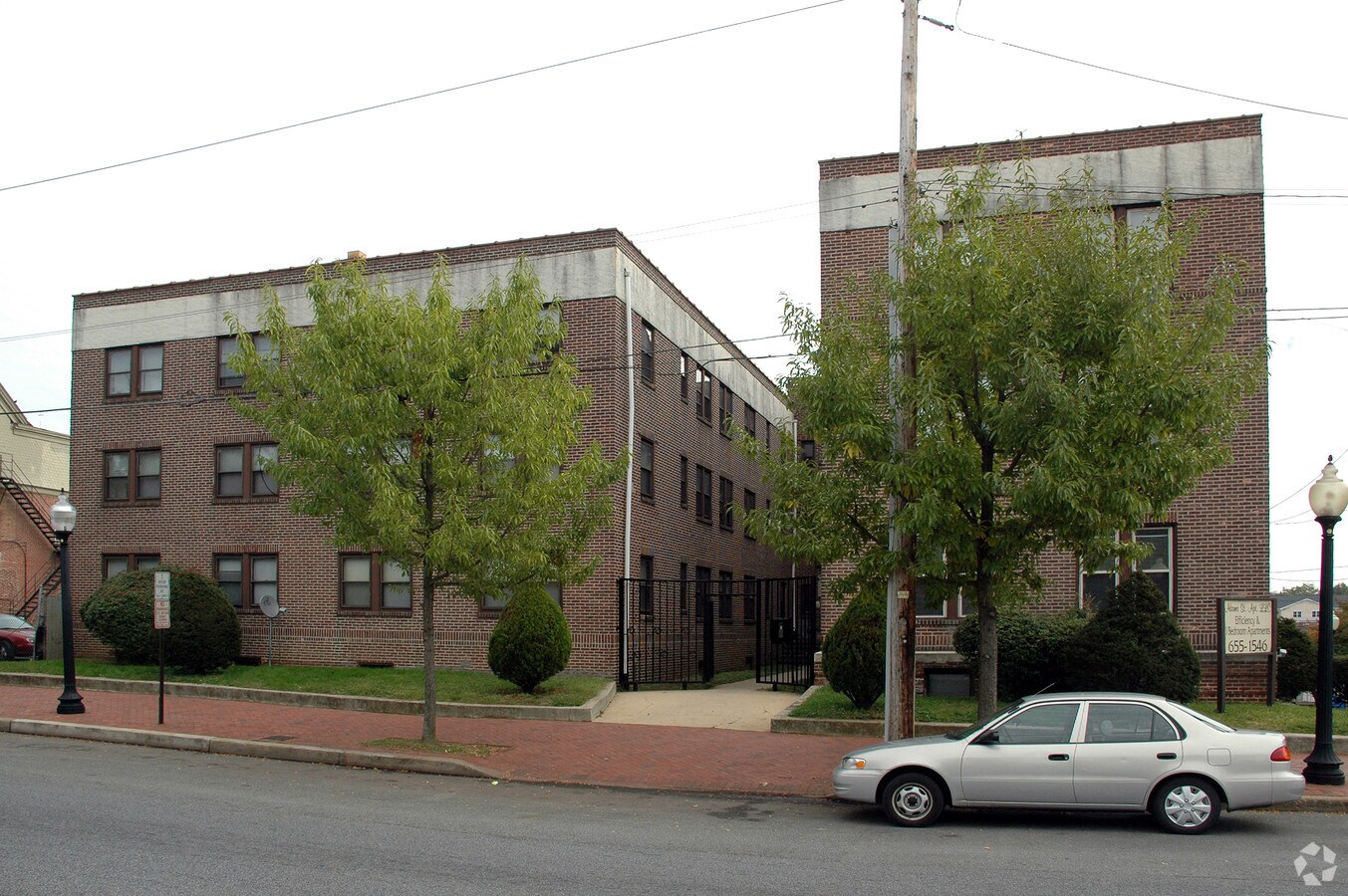 Adams Court Apartments - Adams Court Apartments
