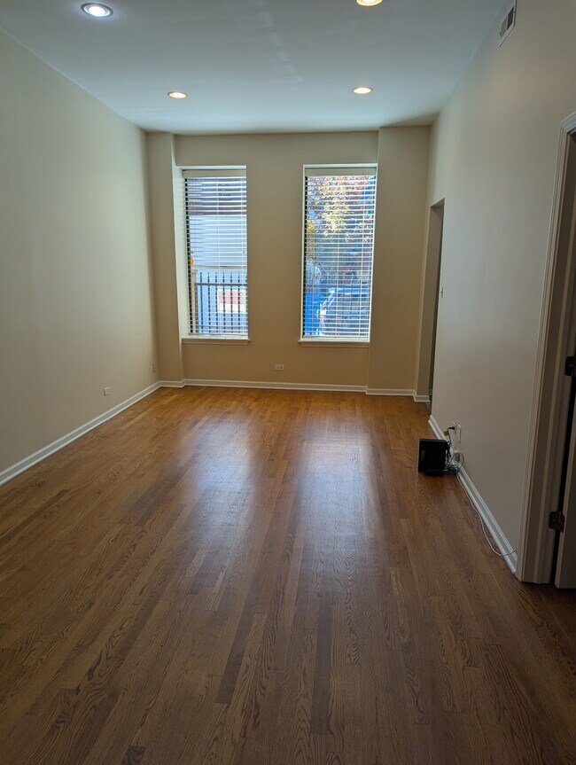 Photo - 1255 N Honore St Unidad Honore