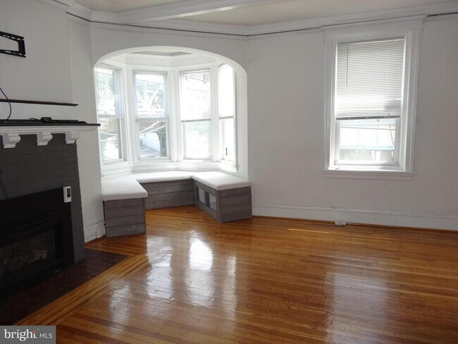 Photo - 114 Levering St